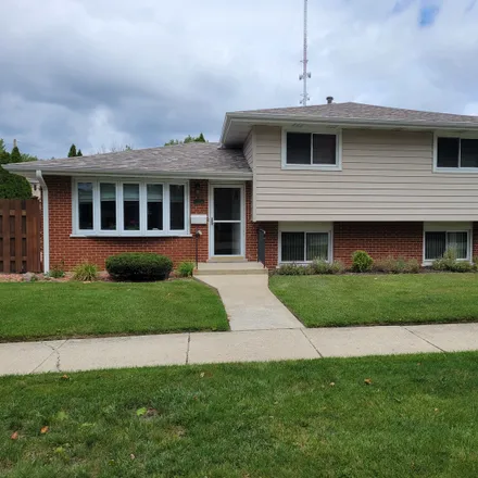 Buy this 3 bed house on 10232 Fireside Drive in Chicago Ridge, IL 60415