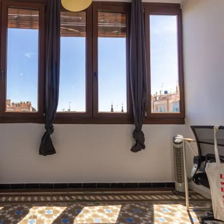 Rent this 4 bed room on Carrer de Mallorca in 306, 08037 Barcelona