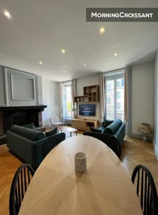 Rent this 2 bed apartment on Lyon in Les Brotteaux, FR