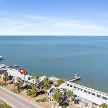 Image 2 - 1884 Bay Shore Drive, Rockport, TX 78382, USA - House for sale