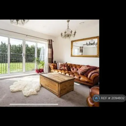 Image 9 - Marbaix Gardens, Isleworth, Great London, Tw7 - House for rent