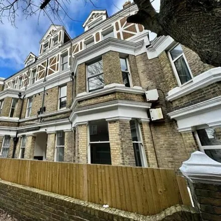 Image 1 - Bayle Court, The Parade, Folkestone, CT20 1SN, United Kingdom - Apartment for sale