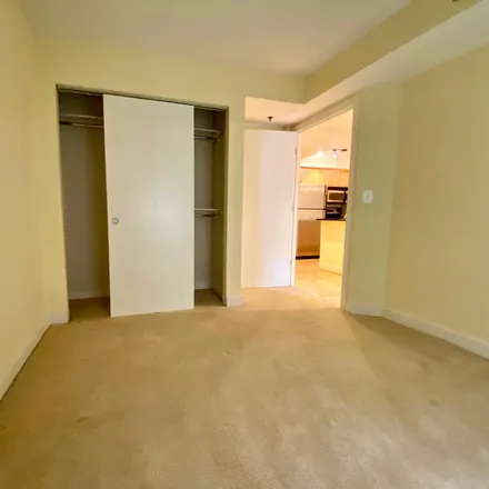 Image 7 - The Chase at Bethesda, 7500 Woodmont Avenue, Bethesda, MD 22814, USA - Apartment for rent