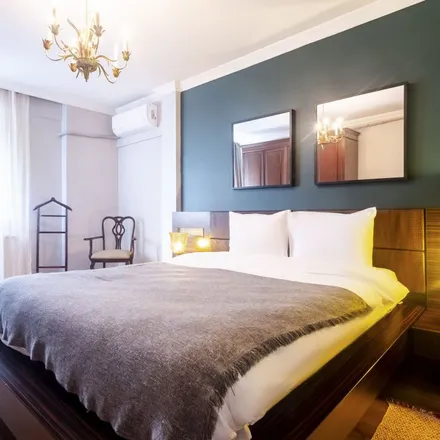Rent this 2 bed apartment on Dentist Dr. Ebru OKAN in Valikonağı Caddesi 143, 34363 Şişli