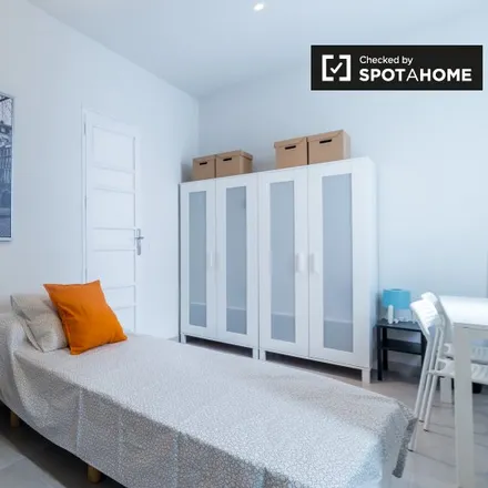 Rent this 5 bed room on Mercadona in Carrer de Sueca, 46006 Valencia