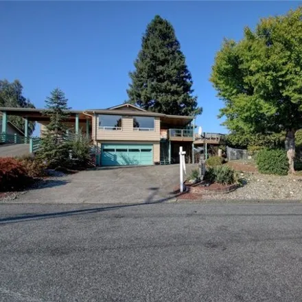 Buy this 5 bed house on 12166 Hilynn Drive in Burlington, WA 98233