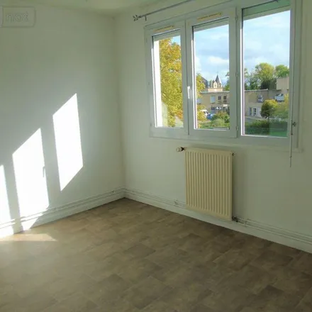 Rent this 2 bed apartment on 3 Place Vauban in 89200 Avallon, France