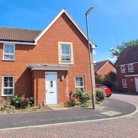 Buy this 4 bed house on Bayntun Drive in Lee-on-the-Solent, PO13 9JY