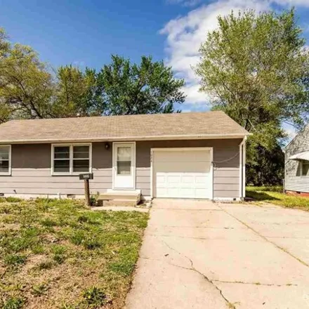 Buy this 2 bed house on 1046 West 9th Street in Junction City, KS 66441