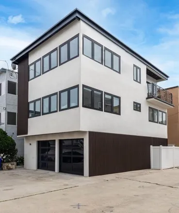 Buy this 4 bed house on 316 1st Place in Manhattan Beach, CA 90266