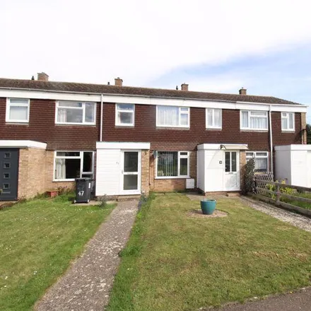 Rent this 3 bed townhouse on Pyms Close in Great Barford, MK44 3HY