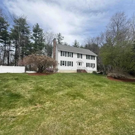 Image 4 - 7 Noonan Drive, Londonderry, NH 03053, USA - House for sale