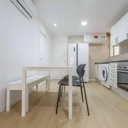 Rent this 6 bed apartment on Restaurante de la India in Avinguda del Primat Reig, 143