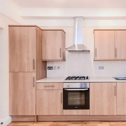 Image 2 - 20 Brondesbury Park, Brondesbury Park, London, NW6 7AY, United Kingdom - Apartment for rent