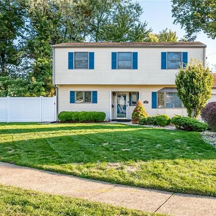 Buy this 3 bed house on 39 Doreen Drive in Avenel, Woodbridge Township