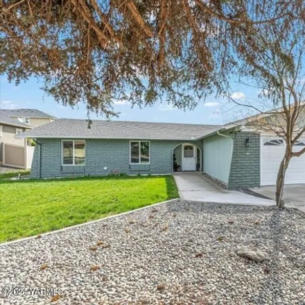 Buy this 4 bed house on 675 South 83rd Avenue in Yakima, WA 98908