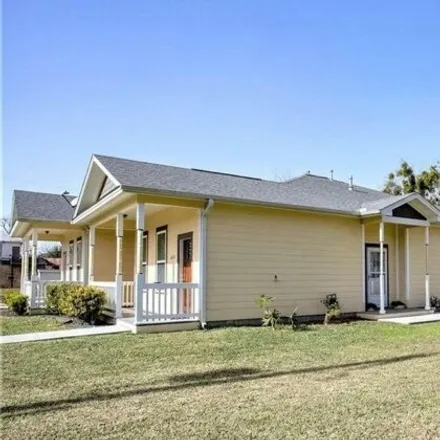Image 2 - Sigmund House, South Navarro Street, Victoria, TX 77901, USA - House for sale