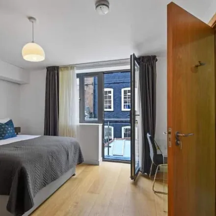 Rent this 3 bed apartment on London in E1 8DL, United Kingdom