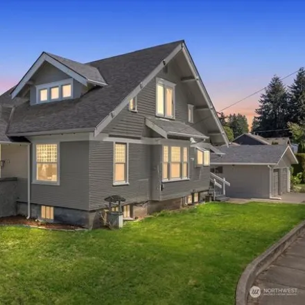 Buy this 5 bed house on 328 South Anacortes Street in Burlington, WA 98233