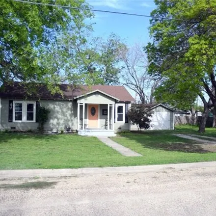 Image 1 - Backroads Food & Fuel, 101 Avenue C, Valley Mills, Bosque County, TX 76689, USA - House for sale