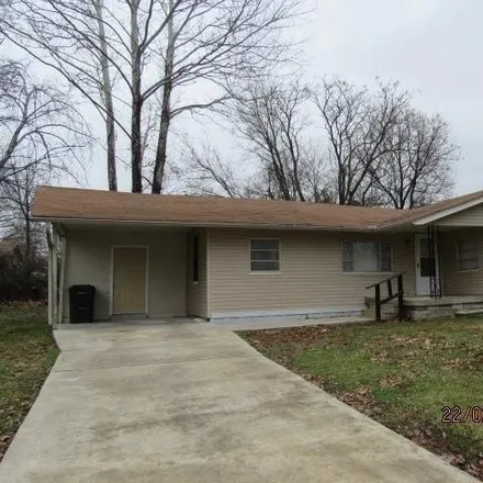 Rent this 3 bed house on 716 Walnut St in Conway, Arkansas