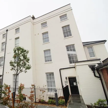 Rent this 1 bed apartment on 30 London Road in Reading, RG1 5AG