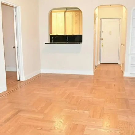 Rent this 3 bed condo on 570 Fort Washington Avenue in New York, NY 10033