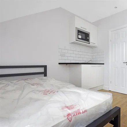 Image 2 - 59 Gunterstone Road, London, W14 9BS, United Kingdom - Apartment for rent