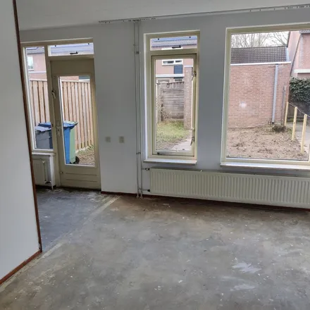Rent this 3 bed apartment on Tomakker 97 in 5673 LC Nuenen, Netherlands