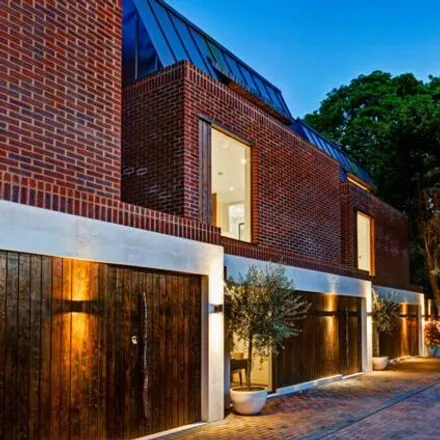 Image 2 - Wildwood Lodge, 9 North End, North End, London, NW3 7HN, United Kingdom - Townhouse for sale