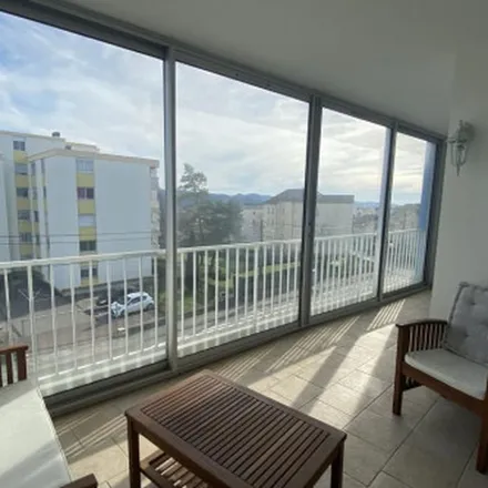 Rent this 4 bed apartment on 9 Avenue Élisée Cusenier in 25000 Besançon, France