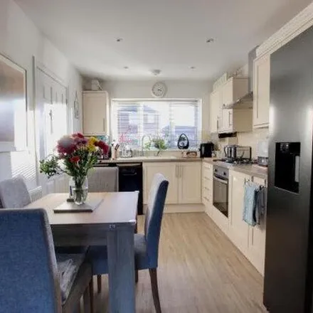 Image 3 - Rosebay Crescent, Grove, OX12 0BX, United Kingdom - Apartment for rent