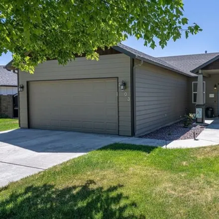 Buy this 3 bed house on 5823 West 11th Place in Kennewick, WA 99338