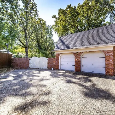 Image 3 - 2400 Justin Matthews Drive, Lakewood, North Little Rock, AR 72116, USA - House for sale