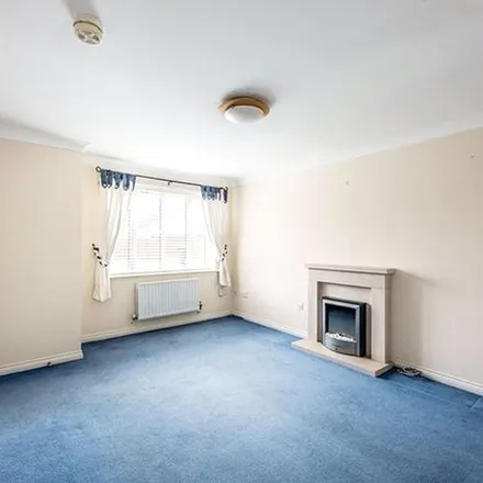 Rent this 3 bed duplex on Falcon Crescent in Flitwick, MK45 1NL