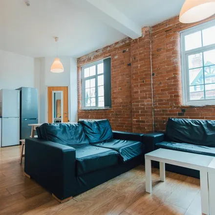 Rent this 6 bed house on Braunstone Gate in Leicester, LE3 0BN