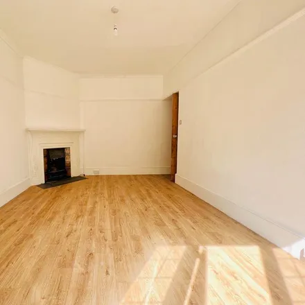 Image 5 - Strathyre Avenue, London, SW16 4RG, United Kingdom - Duplex for rent