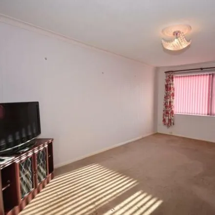 Image 4 - Horsley Close, Chesterfield, S40 4XD, United Kingdom - Duplex for sale