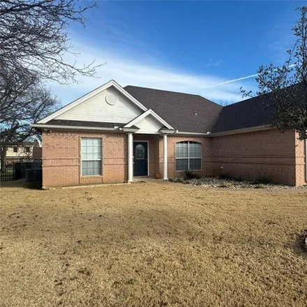 Rent this 3 bed house on 1539 College Avenue in Decatur, TX 76234