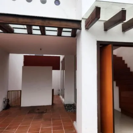 Rent this 3 bed house on Avenida Independencia in 52104 San Mateo Atenco, MEX