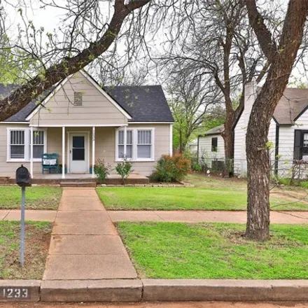 Image 3 - 1241 Peach Street, Abilene, TX 79602, USA - House for sale