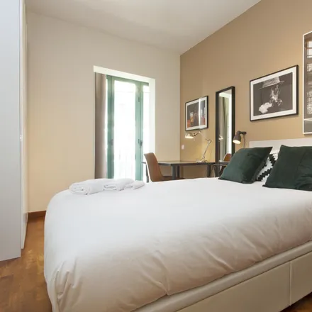 Rent this 3 bed apartment on el Fornet in Carrer de Fontanella, 17