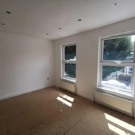 Image 3 - The Green, Lower Edmonton, London, N9 7AQ, United Kingdom - Apartment for rent