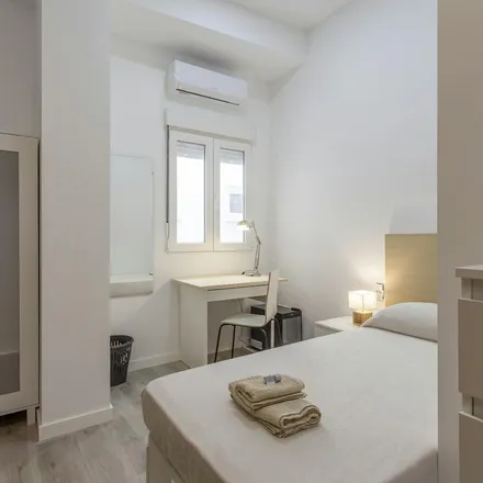 Rent this 1 bed apartment on Centre de Formació de Persones Adultes de Burjassot in Calle José Carsí, 10