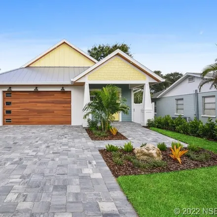Buy this 3 bed house on 509 South Pine Street in New Smyrna Beach, FL 32169