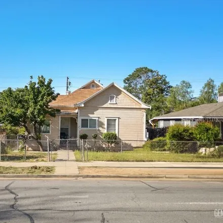 Buy this studio house on 555 Monterey Street in Bakersfield, CA 93305