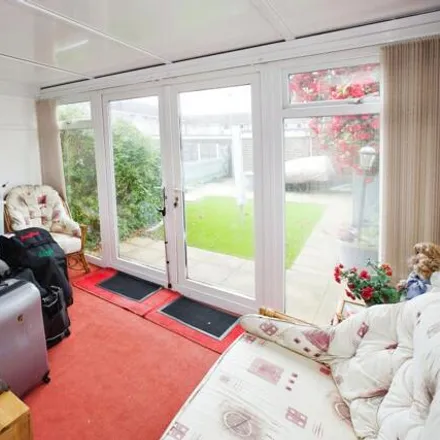 Image 5 - Hanbidge Crescent, Gosport, PO13 0YD, United Kingdom - Townhouse for sale