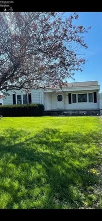 Buy this 3 bed house on US 224 in Tiffin, OH 44883