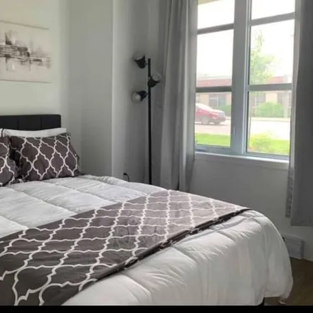 Rent this 1 bed condo on District d'Ahuntsic in Saint-Laurent, QC H4R 0T1