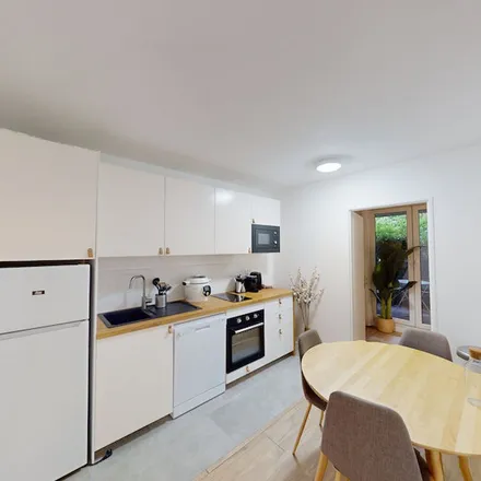 Rent this 3 bed apartment on 29 Rue Béchevelin in 69007 Lyon, France